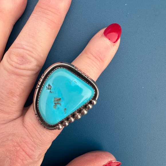 VINTAGE STERLING SILVER TURQUOISE RING - Picture 2 of 9